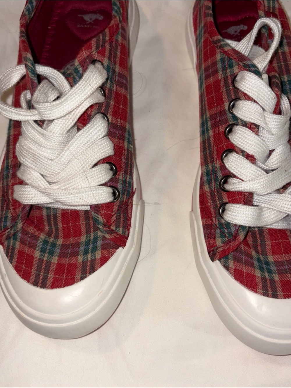 Rocketdog Jokes Fromburg red Plaid Canvas Lace-Up Shoes Women’s size 8 Brand new